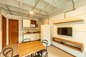 Apartamento familiar | Cocina privada | Frigorífico grande, microondas, placa de cocina y lavavajillas