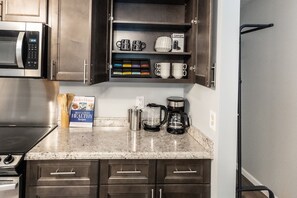 Fridge, microwave, oven, stovetop - NEW Asheville Folk Mountain Home 3/2 & Sunroom! Nestled b/w Downtown & Smokies (Candler)