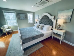 2 habitaciones, tabla de planchar con plancha y cuna de viaje