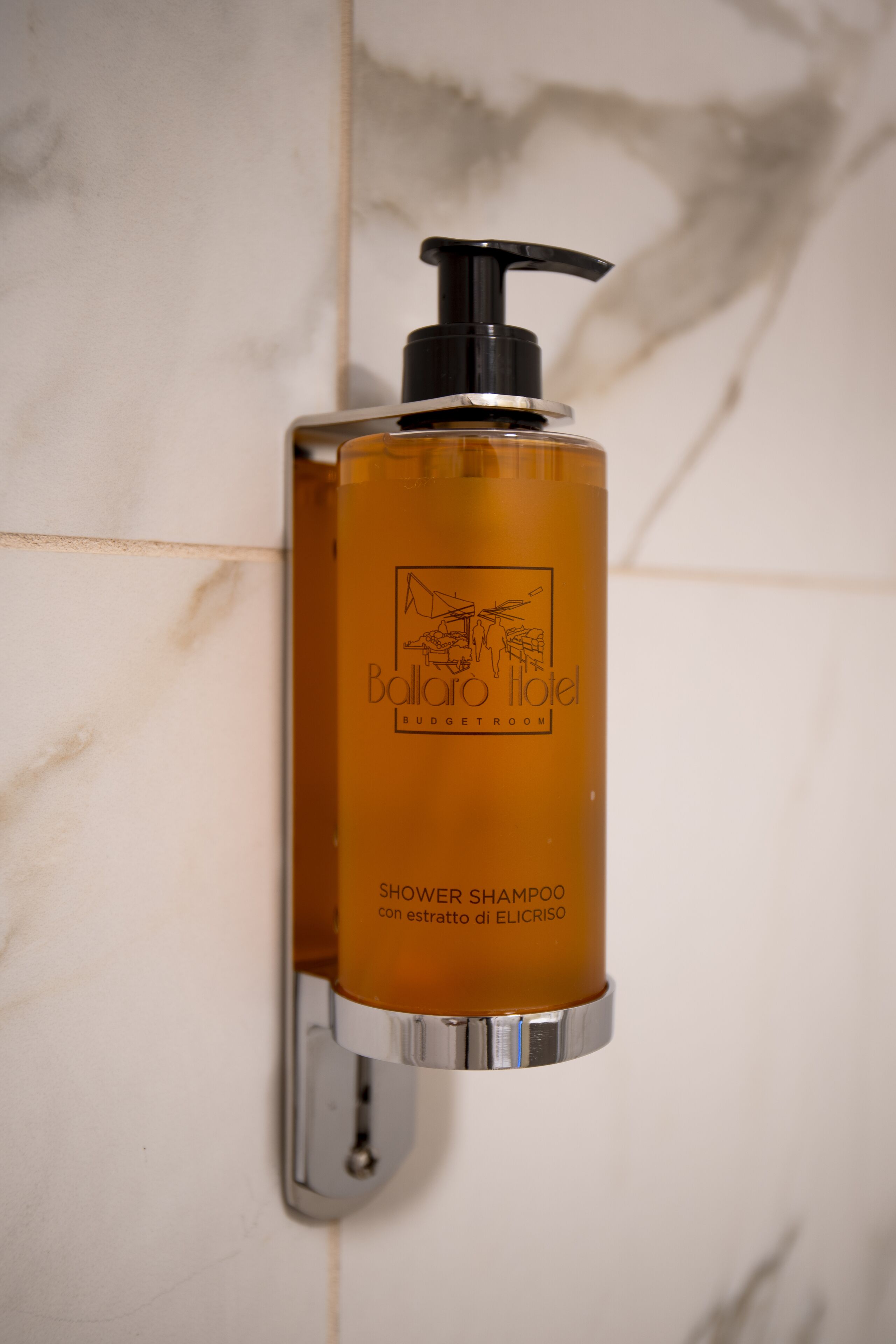 shower, rainfall showerhead, free toiletries, hair dryer