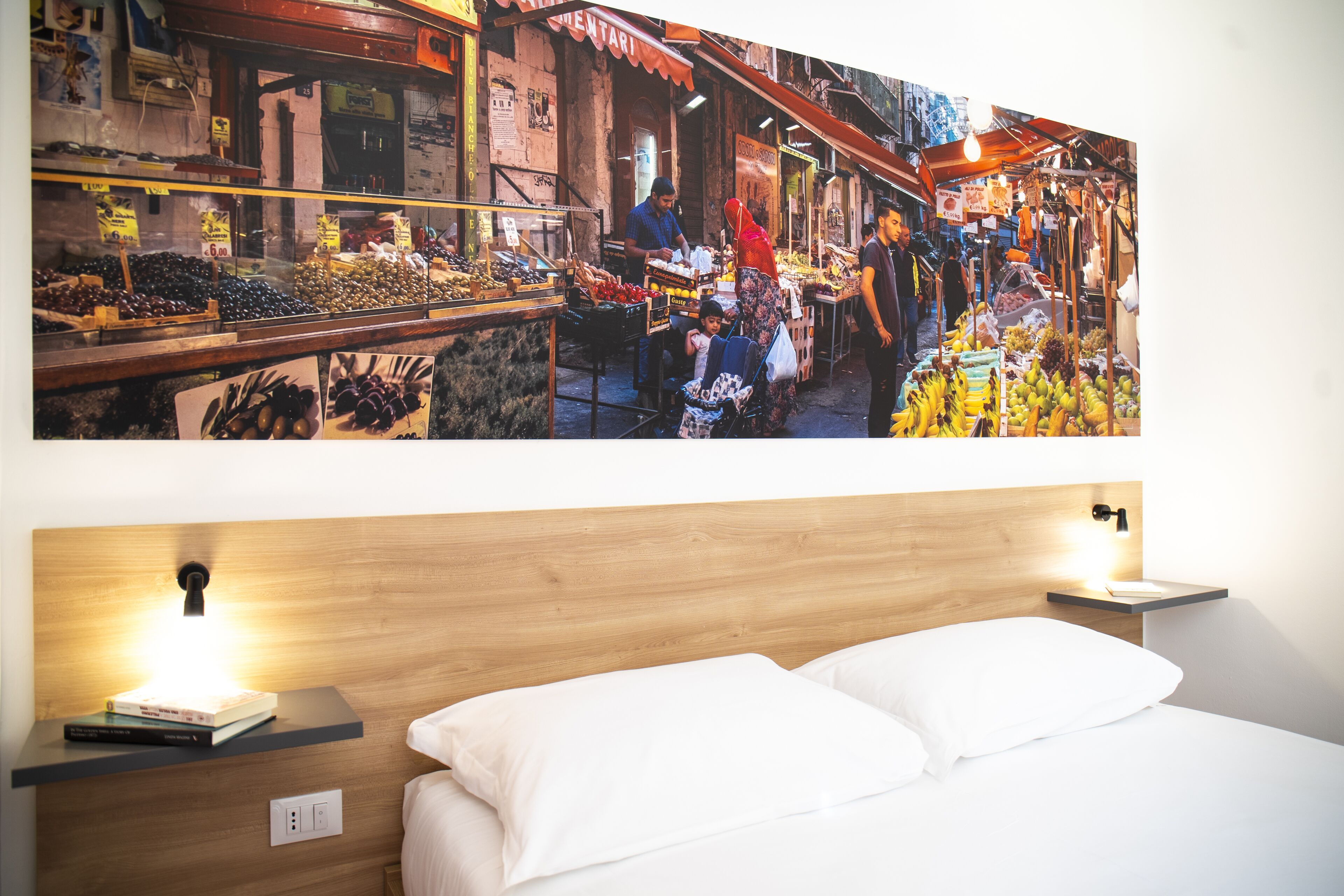 camera matrimoniale con bagno esterno ad uso esclusivo | 1 bedroom, down duvets, minibar, in-room safe