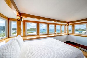 5 bedrooms, iron/ironing board, free WiFi, bed sheets