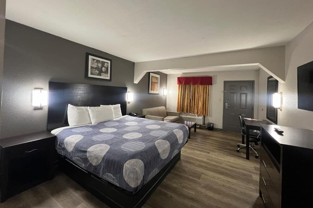 Pillowtop beds, desk, laptop workspace, iron/ironing board