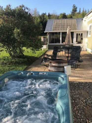 The Mountain Farmhouse @ Crystal Spring Farm