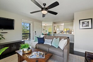 Living area - ✨ NEW North End Boise Perch 🌳 Clean & Cozy Hideout (Boise)