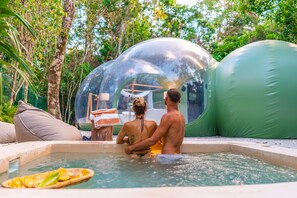 Outdoor spa tub