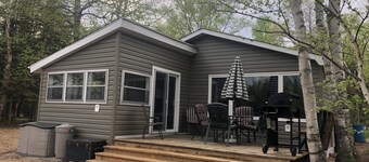 Beautiful 2 bedroom lakefront cottage
