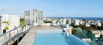 Oceanview 1BR • 2BA •14th Floor ~ Balcony, ACs,Wifi,Pool,Gym and Social Area