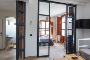 1 slaapkamer, een strijkplank/strijkijzer, gratis wifi, beddengoed