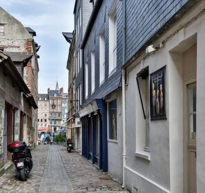 Exterior - Hypolite 3 | Beautiful Apartment | 80 meters from the Port of Honfleur | 4 (Honfleur)