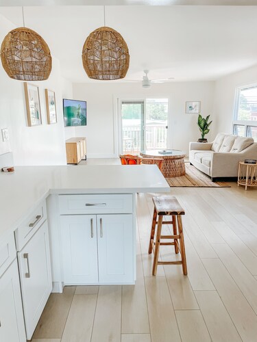 Ocean View Haleiwa Home - EPIC location steps from beach and downtown