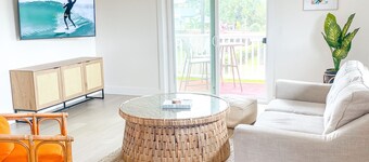 Ocean View Haleiwa Home - EPIC location steps from beach and downtown