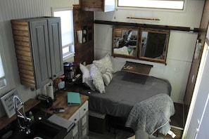 1 bedroom, desk, iron/ironing board, free WiFi