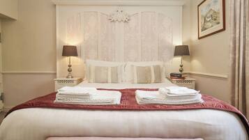 Cottage | 2 bedrooms, individually decorated, individually furnished, free WiFi