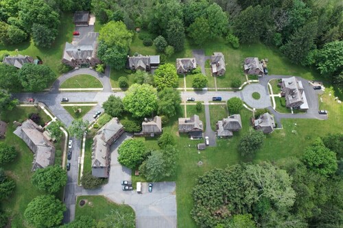 The Conestoga Cottage | Hot Tub, Rustic Charm, Near Downtown Lancaster