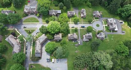 The Conestoga Cottage | Hot Tub, Rustic Charm, Near Downtown Lancaster