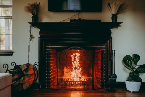 The Conestoga Cottage | Hot Tub, Rustic Charm, Near Downtown Lancaster