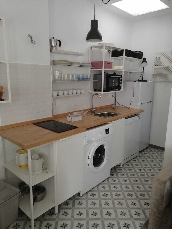 Fridge, oven, dishwasher, toaster