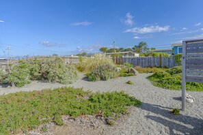 Property grounds - Views from Bodega Head to Jenner! Luxurious Beds. Fireplace. Hot Tub. Dogs yes! (Bodega Bay)