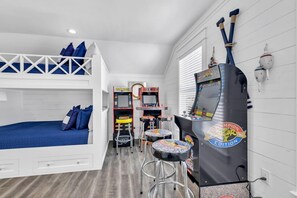 8 chambres, fer et planche à repasser, lit de bébé portatif, Wi-Fi