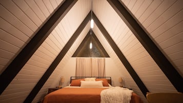 2 bedrooms, desk, free WiFi, bed sheets