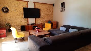 Télévision, table de tennis de table