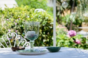 Outdoor dining - Giardino Segreto - Via Foria 216 (Ammezzato) (Napoli)