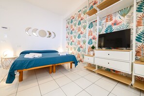 1 slaapkamer, een strijkplank/strijkijzer, gratis wifi, beddengoed