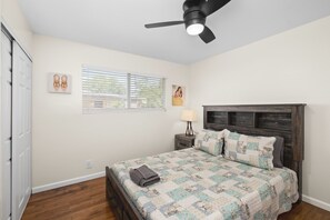 3 chambres, fer et planche à repasser, Wi-Fi gratuit, draps fournis