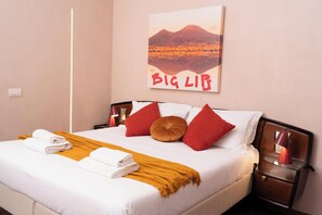 3 bedrooms, soundproofing, iron/ironing board, WiFi (free)