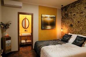 3 chambres, chambres insonorisées, fer et planche à repasser