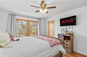 4 Schlafzimmer, Schreibtisch, Bügeleisen/Bügelbrett, kostenloses WLAN
