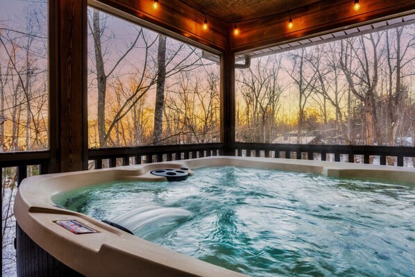 Indoor spa tub