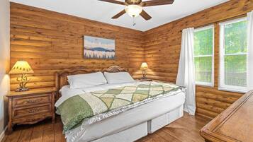 4 bedrooms, iron/ironing board, travel cot, free WiFi