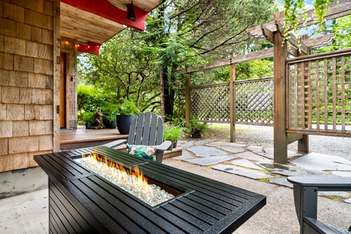 Manzanita Updated Dog Friendly 5 Min Walk to Beach, Office great for remotework!