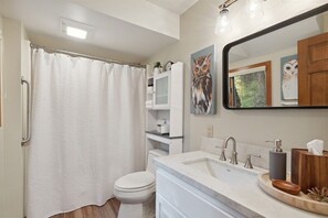 Bathtub, hair dryer, towels - Waterfront, Whitefish Lake Cabin, Newly Updated! (Whitefish)