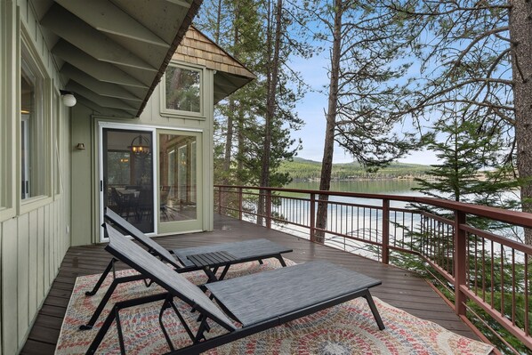Terrace/patio - Waterfront Whitefish Lake Cabin  | 3 Bed, 3 Bath (Whitefish)