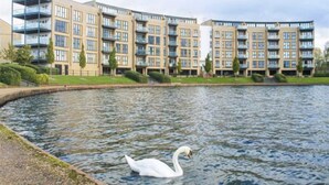 Unclassified image, 4 of 33, button - Caldecotte Lake View Apartment With Free Parking (Milton Keynes)