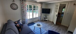 Smart-TV, peis og bøker