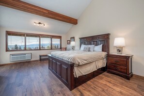 3 bedrooms, iron/ironing board, free WiFi, bed sheets - Stunning views of the lake, private balcony & gorgeous fireplace - Spacious Marina Cay Getaway (Bigfork)