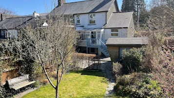 Cottage | Interior