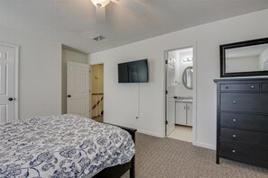 2 camere, una scrivania, ferro/asse da stiro, Wi-Fi gratuito