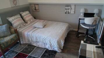 Fer et planche Ă repasser, Wi-Fi, draps fournis