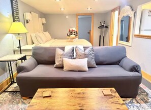 2 bedrooms, memory-foam beds, iron/ironing board, free WiFi