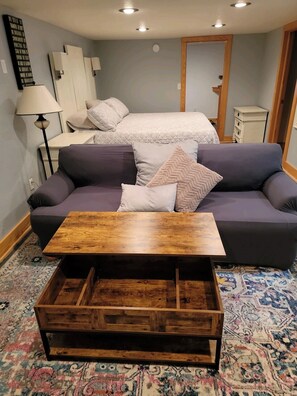 2 bedrooms, memory foam beds, iron/ironing board, free WiFi