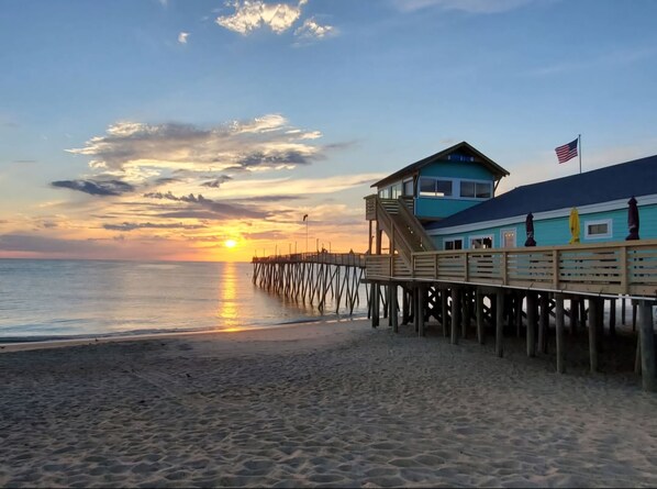 Beach nearby, sun-loungers, beach towels