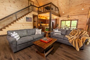 Smart TV, fireplace, video games, foosball - ❤️ New Luxury Pool Cabin-Huge-KingBeds-Sleeps22-Message Host for SPECIALS ❤️ (Sevierville)