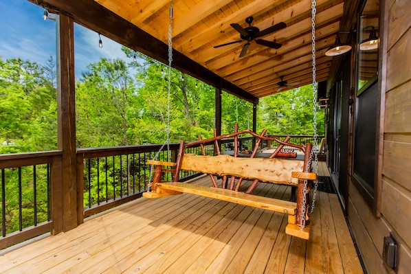 Property grounds - ❤️ New Luxury Pool Cabin-Huge-KingBeds-Sleeps22-Message Host for SPECIALS ❤️ (Sevierville)