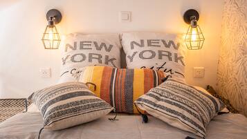 Bureau, fer et planche Ă repasser, lit parapluie, Wi-Fi gratuit