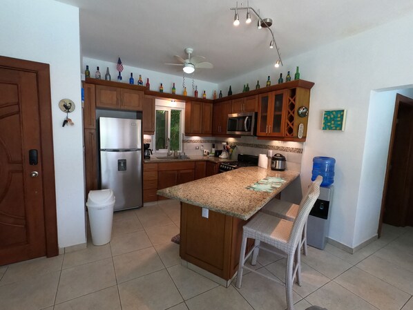 Fridge, microwave, oven, coffee/tea maker